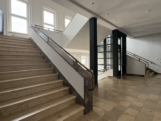 Repräsentative Büroflächen mit Charakter im ehemaligen Verwaltungsgebäude an der Vahrenwalder Straße Repräsentative Büroflächen mit Charakter im ehemaligen Verwaltungsgebäude an der Vahrenwalder Straße